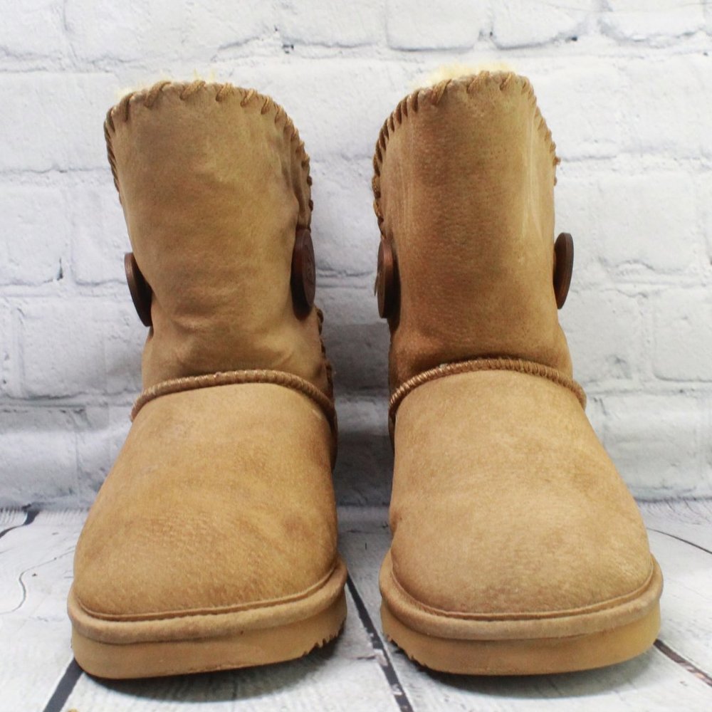 Lamo Brown Suede Button Faux Fur Lined Whipstitched Winter Ankle Boots Size 8 - Picture 4 of 9
